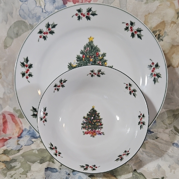 2-Piece Set-Christmas Tree Dinner Plate + Christmas Tree Cereal/Salad Bowl-China - Picture 1 of 9
